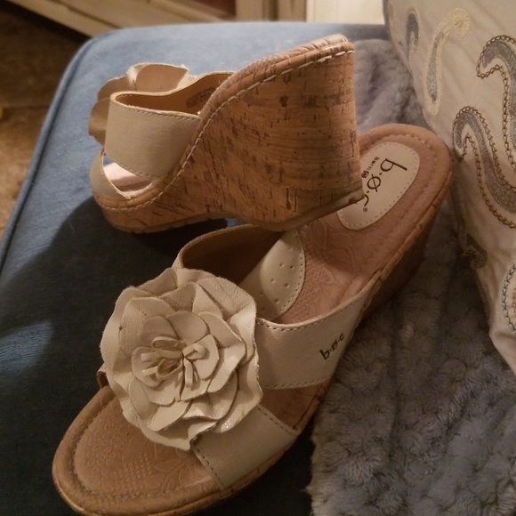 BOC Wedge Sandals - Picture 3 of 3